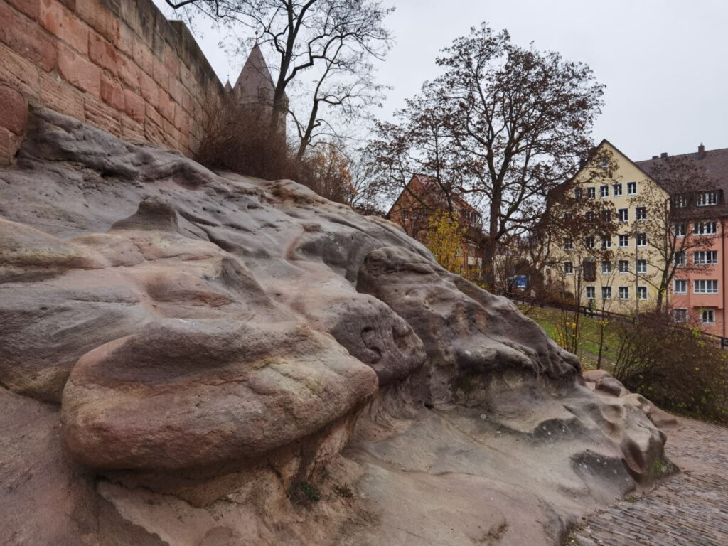 Geotope Bayern - die Sandsteinfelsen an der Nürnberger Kaiserburg
