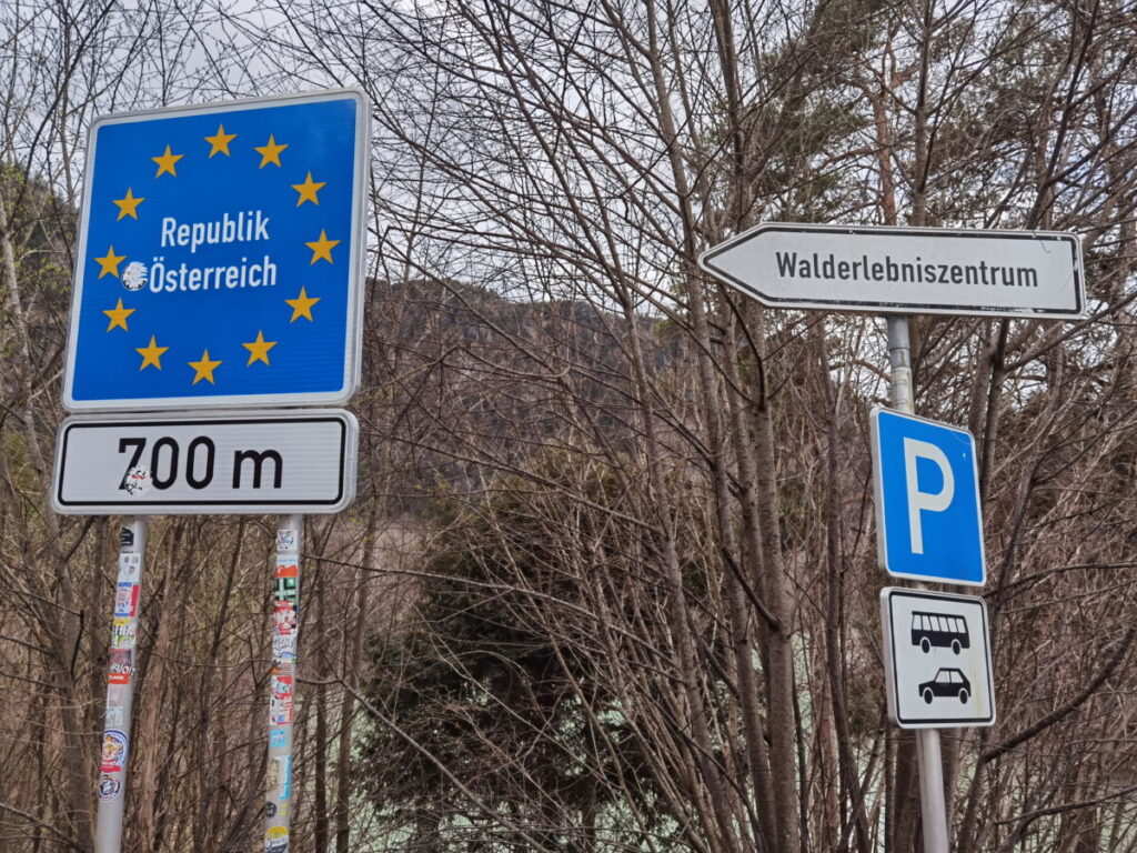 Beim Lechfall parken: Walderlebniszentrum Parkplatz 1 und 2